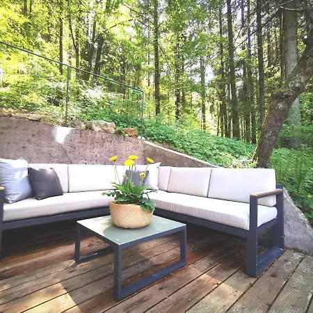 Tiny House Mit Eigener Sauna Am Waldrand In Der Fraenkischen Schweiz بيت للعطل Niederdorla