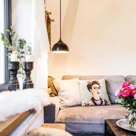 Tiny House Mit Eigener Sauna Am Waldrand In Der Fraenkischen Schweiz بيت للعطل Niederdorla